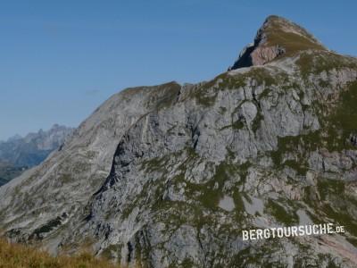 Pöngertlekopf (2539 m) und Formaletsch (2292 m)